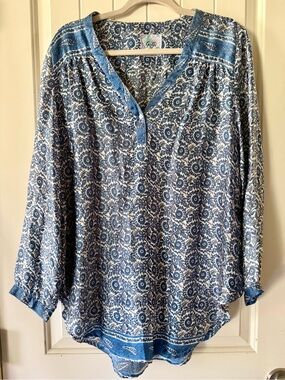 Gigi Isabella SILK Blue and White Floral Medallion V-Neck Tunic